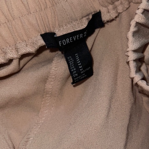 Forever 21 Pants with side pockets.  Size M.  New without tag. - Picture 2 of 2